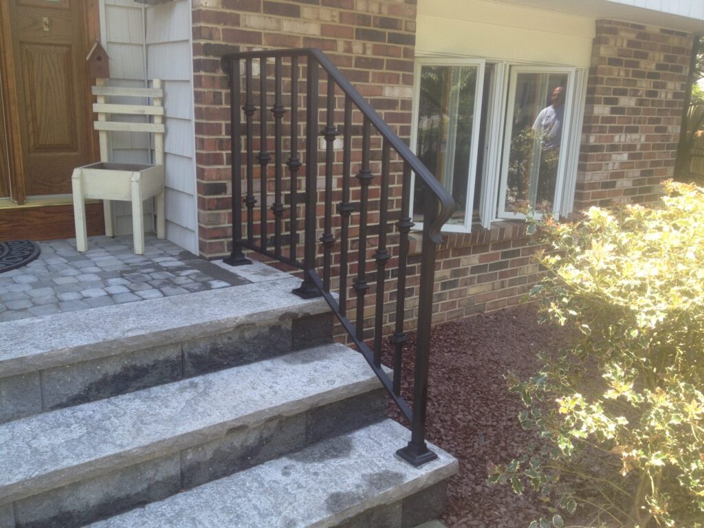 Exterior Standard Railing 14 | Newman Iron Works