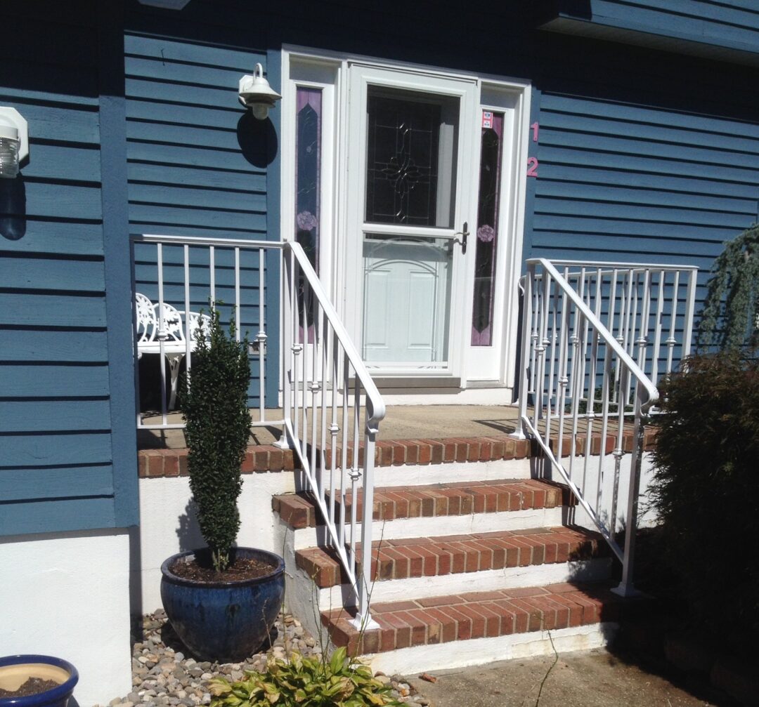 Exterior Standard Railing 6 - Image 3