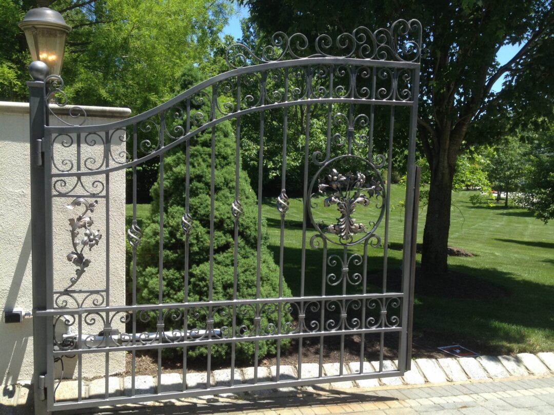 Driveway Gate 23 - Image 2