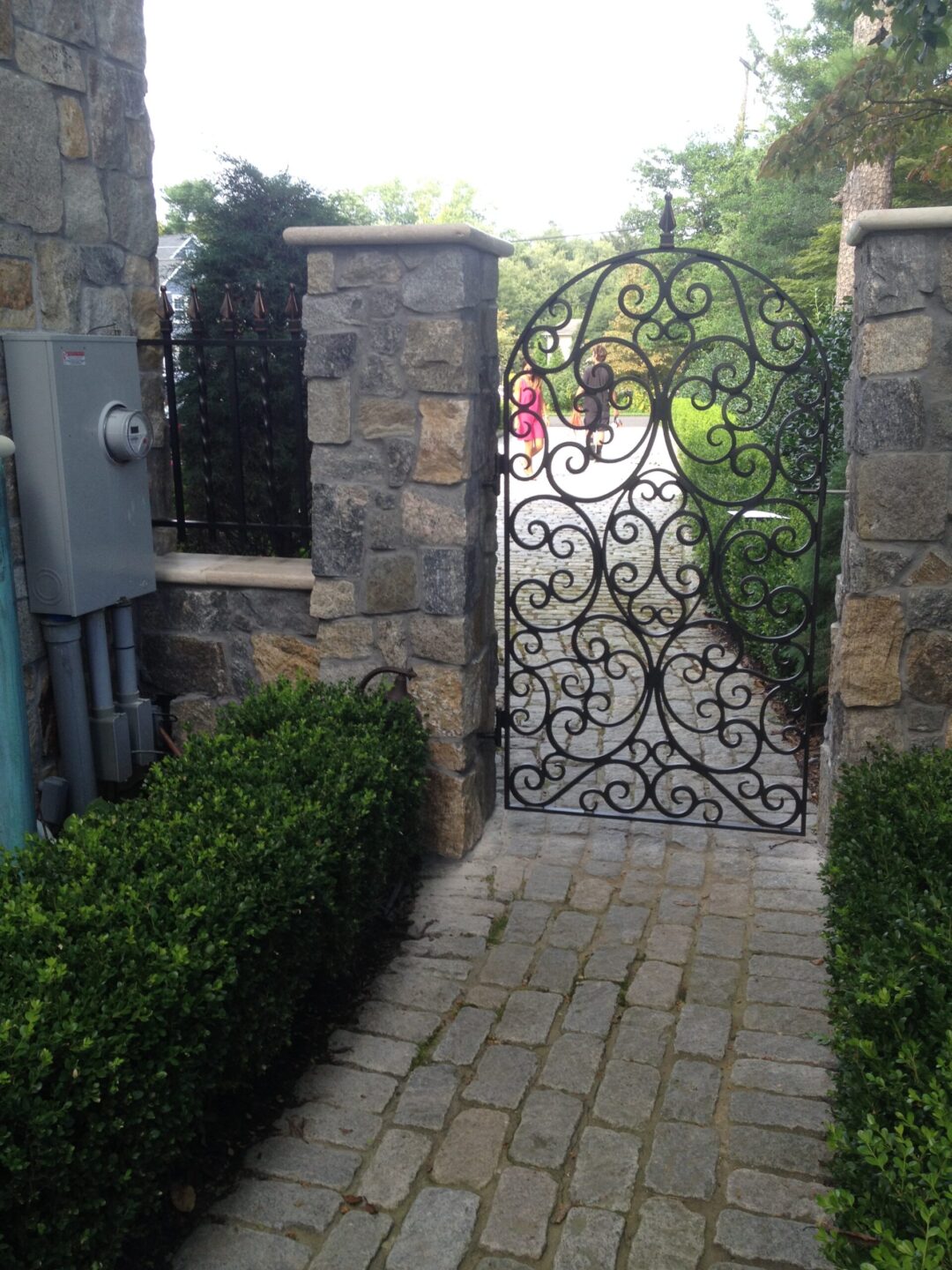 Walk Gate 8 - Image 2