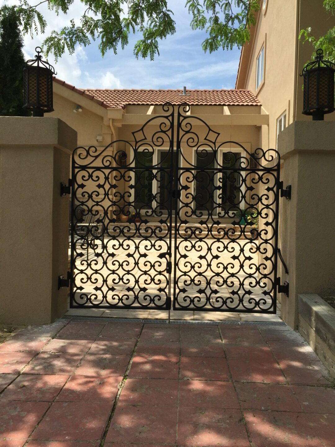 Walk Gate 3 - Image 2