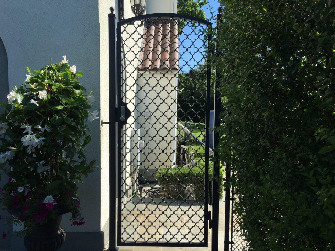 Walk Gate 64