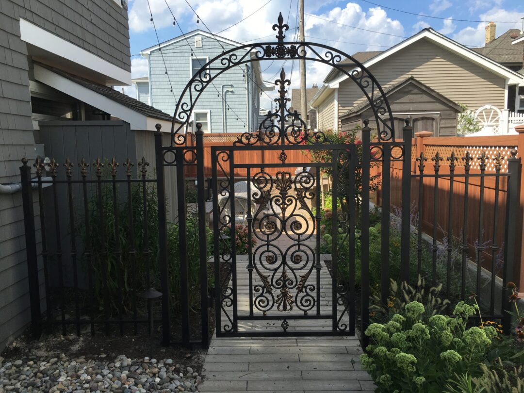 Walk Gate 28