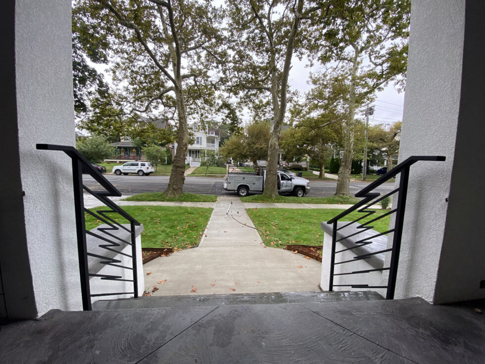 Exterior Horizontal line Railing 2 | Newman Iron Works