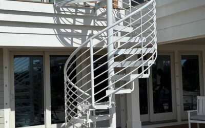 Custom Spiral Staircase with Curved Horizontal Line Railing