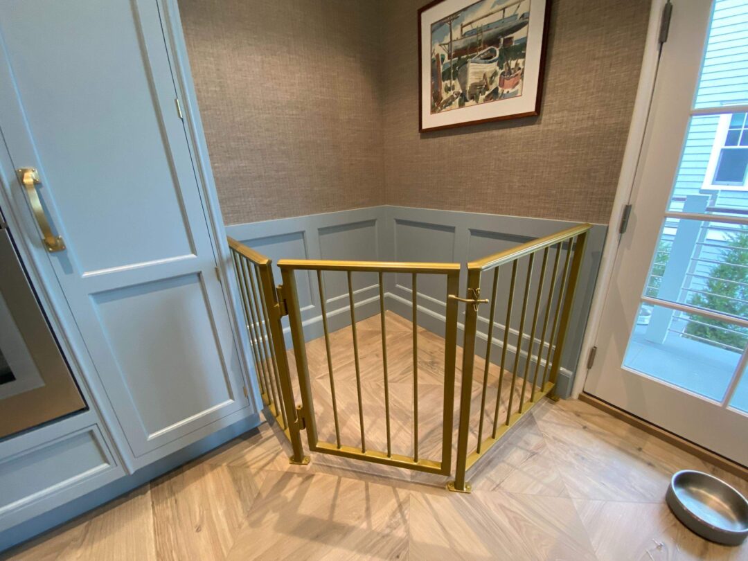 Interior Gate 23